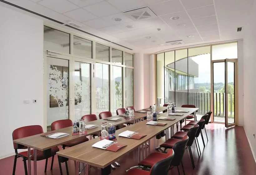 هتل Lambergh Château &