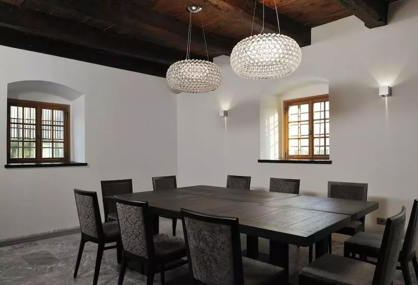 هتل Lambergh Château &