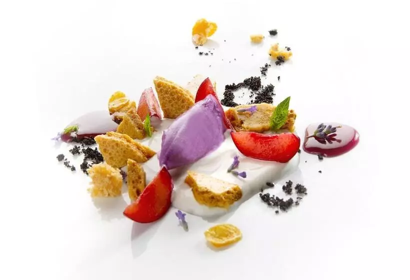 هتل Lambergh Château &