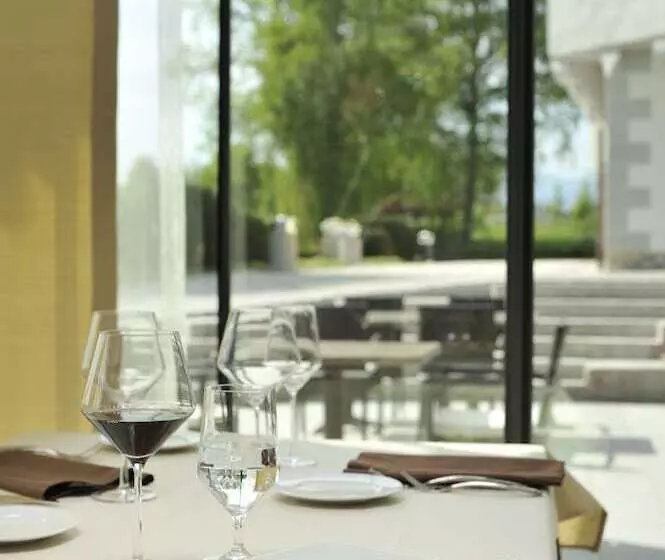 هتل Lambergh Château &