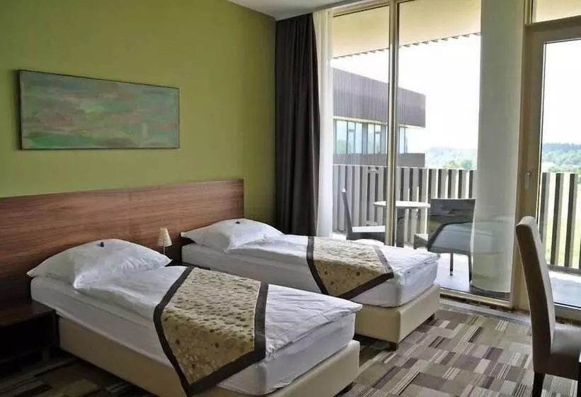 هتل Lambergh Château &