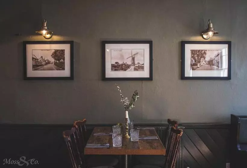 酒店 The Angel Inn