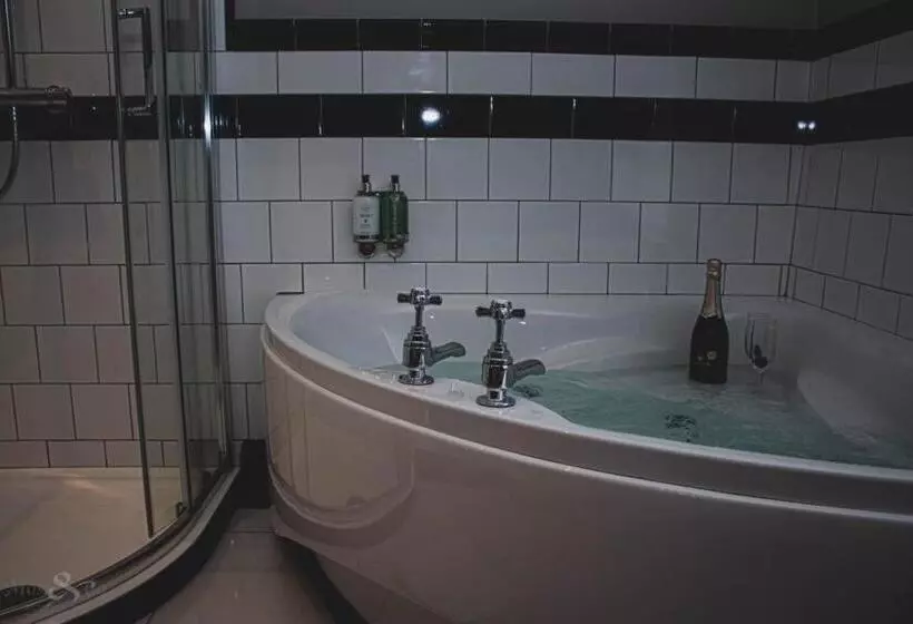 酒店 The Angel Inn