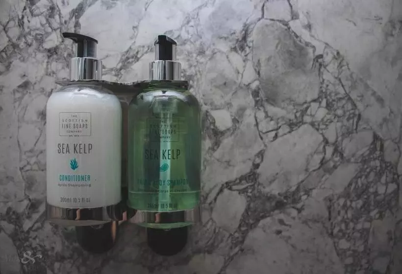 酒店 The Angel Inn