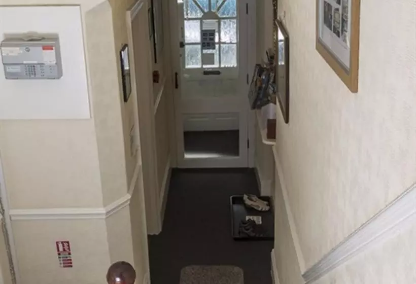 هتل The Firs Bed And Breakfast