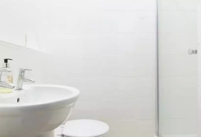 هتل The Firs Bed And Breakfast