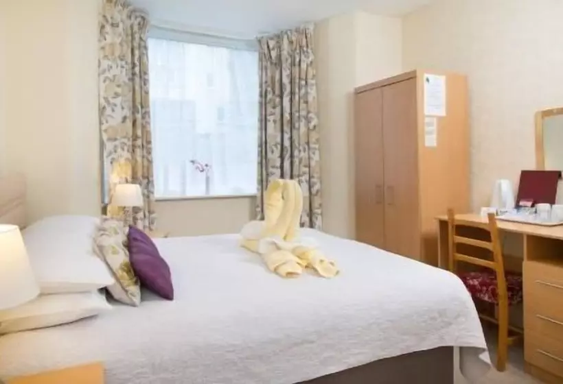 هتل The Firs Bed And Breakfast