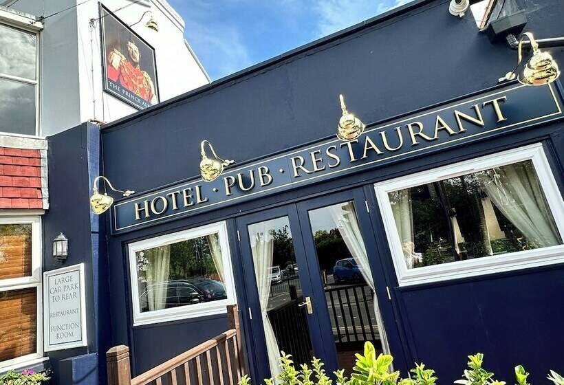 فندق The Prince Albert Pub &