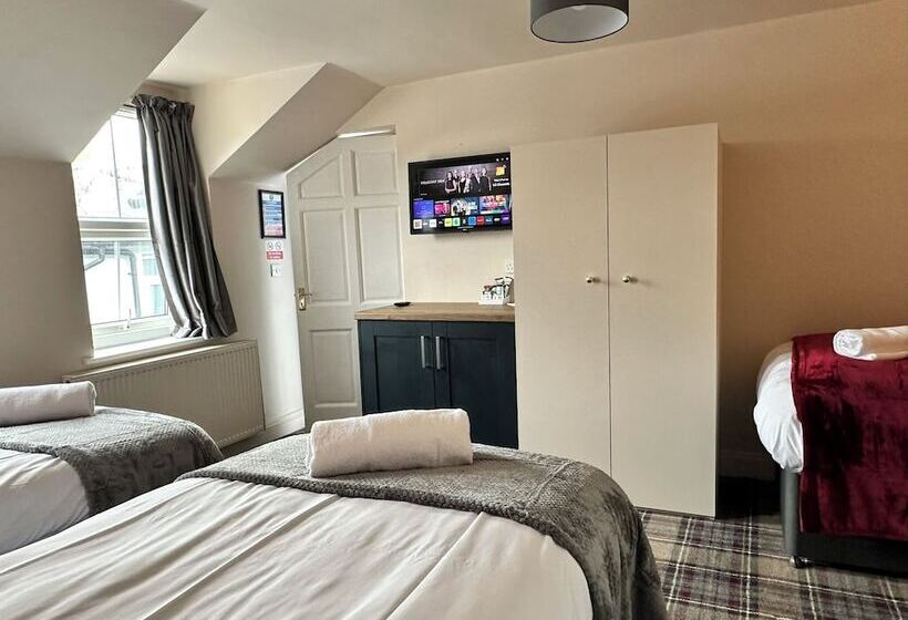 فندق The Prince Albert Pub &