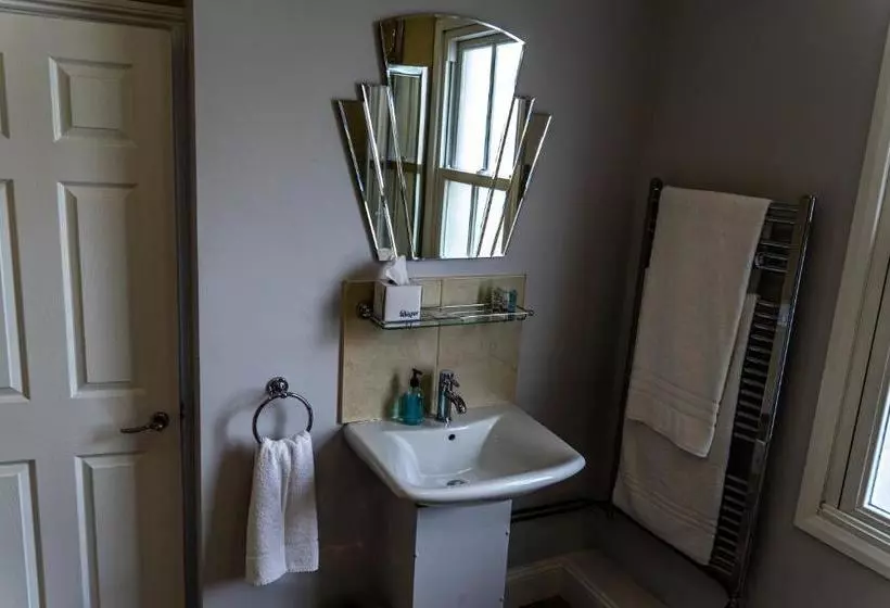 فندق Thyme At The Tavern