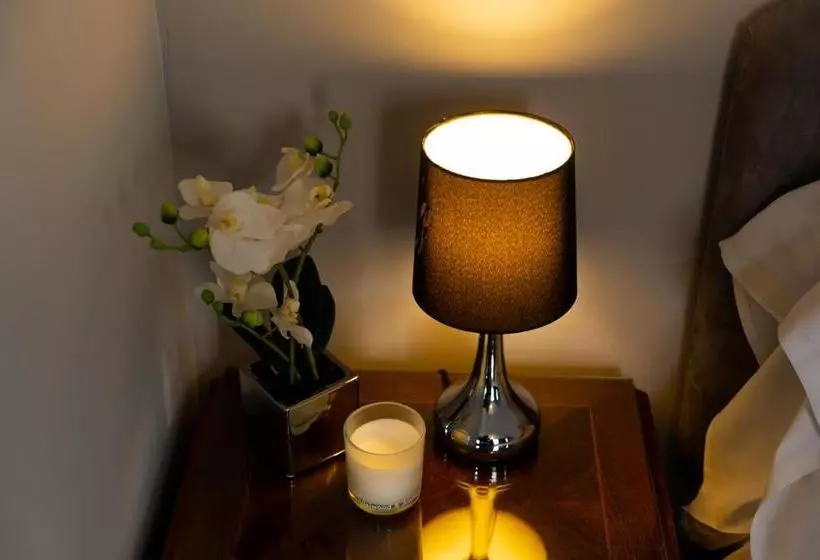 فندق Thyme At The Tavern