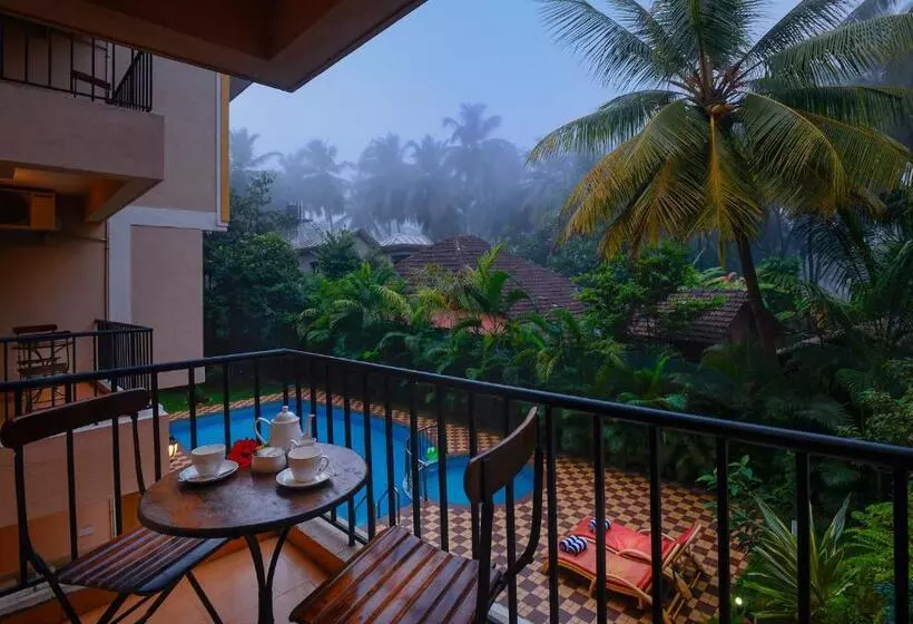 Treehouse Blue Hotel & Serviced Apartments