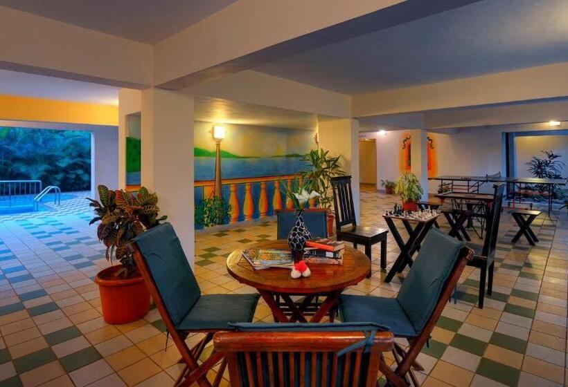 Treehouse Blue Hotel & Serviced Apartments