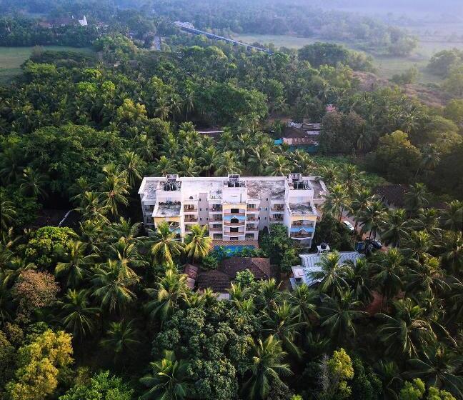 Treehouse Blue Hotel & Serviced Apartments