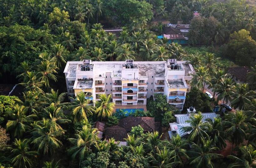 Treehouse Blue Hotel & Serviced Apartments