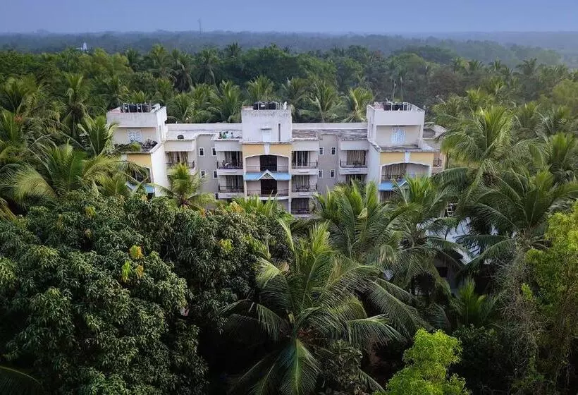 Treehouse Blue Hotel & Serviced Apartments