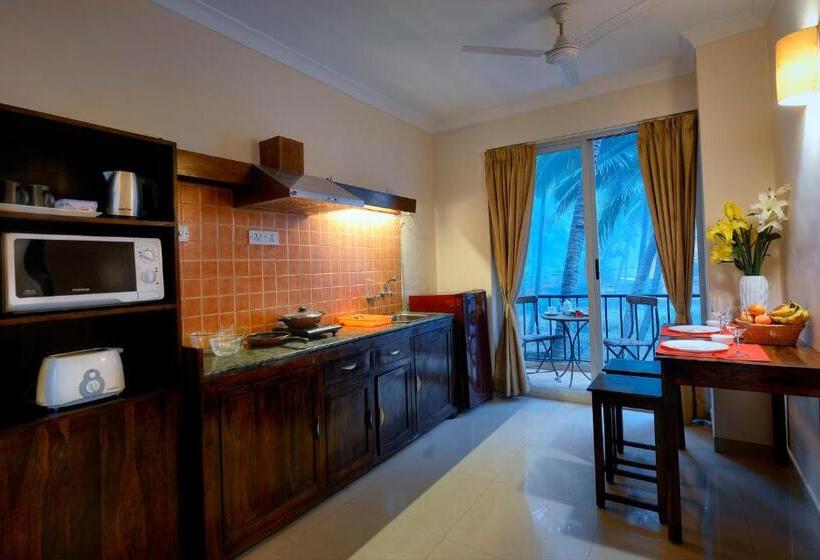 Treehouse Blue Hotel & Serviced Apartments