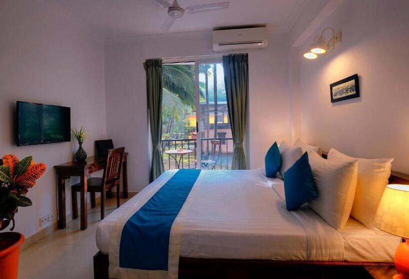 Treehouse Blue Hotel & Serviced Apartments