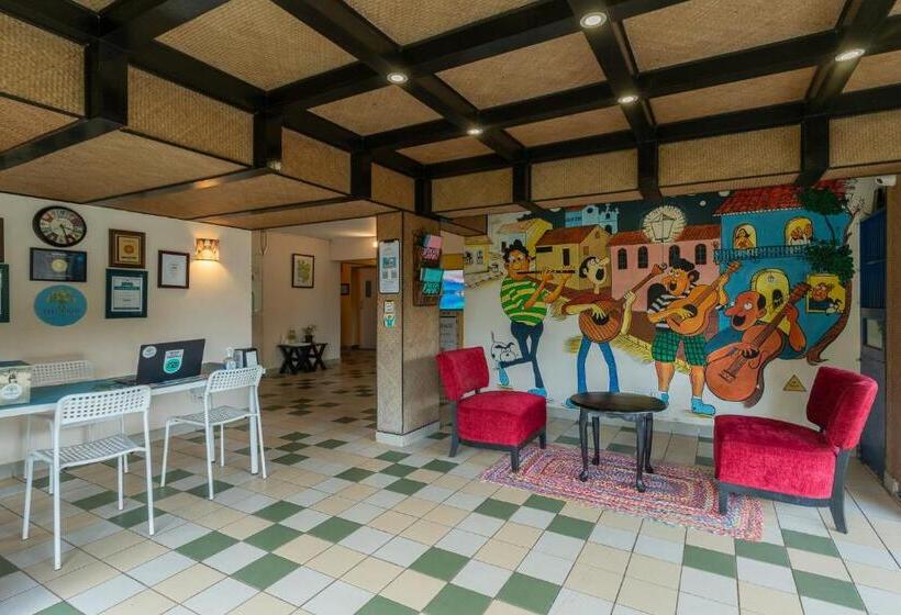 Treehouse Blue Hotel & Serviced Apartments