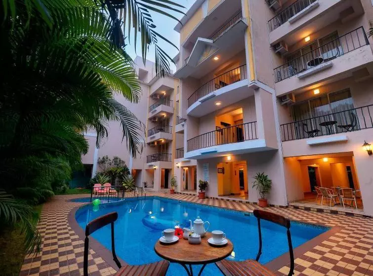 Treehouse Blue Hotel & Serviced Apartments