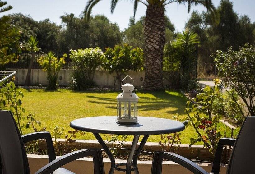 Olive Grove Studios & Apartments