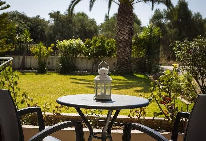 Olive Grove Studios & Apartments