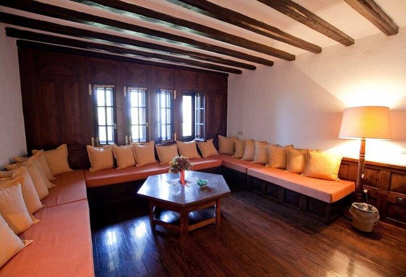 אתר נופש Porto Carras Villa Galini