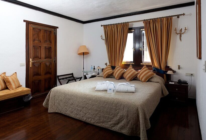 אתר נופש Porto Carras Villa Galini