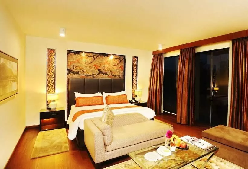 استراحتگاه Taj Dal View Srinagar