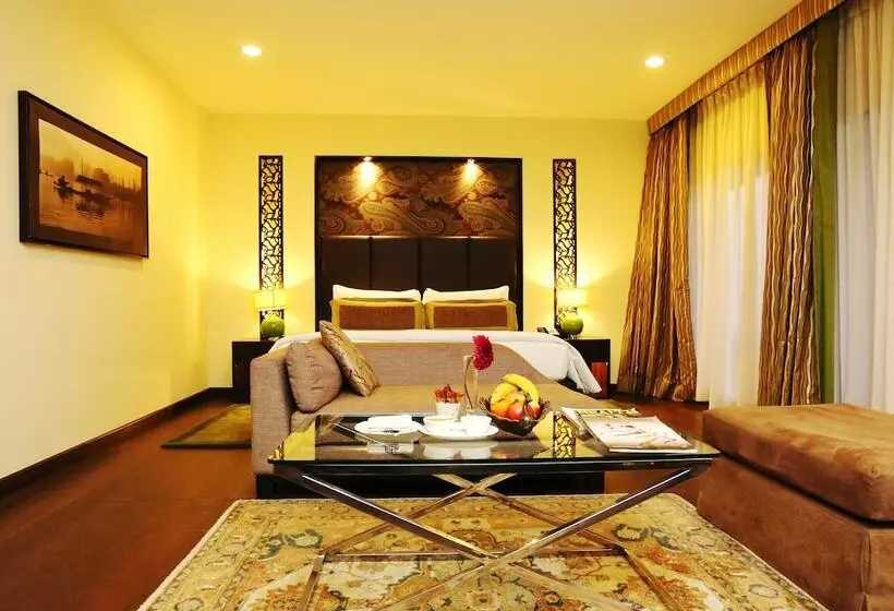 استراحتگاه Taj Dal View Srinagar