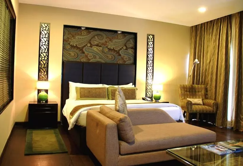 استراحتگاه Taj Dal View Srinagar