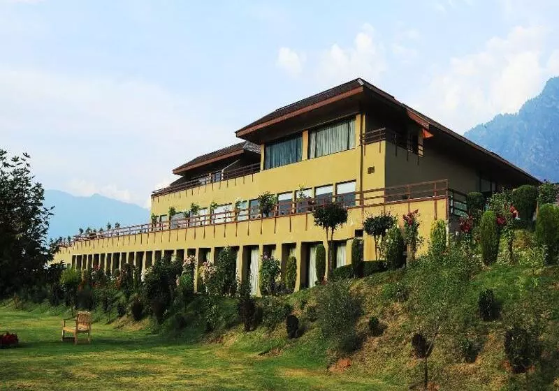 استراحتگاه Taj Dal View Srinagar