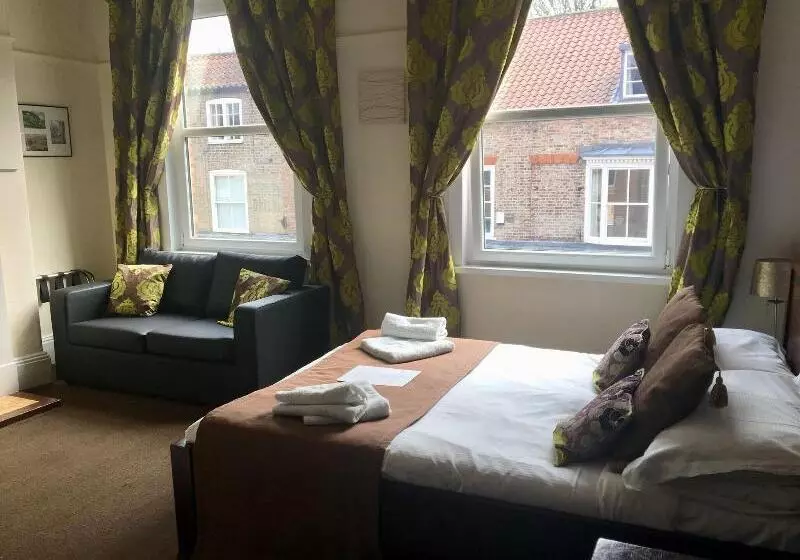 تختخواب و صبحانه Gillygate Guest House