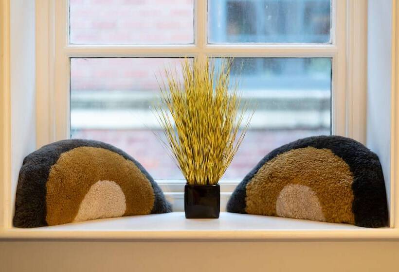 High Street Town House