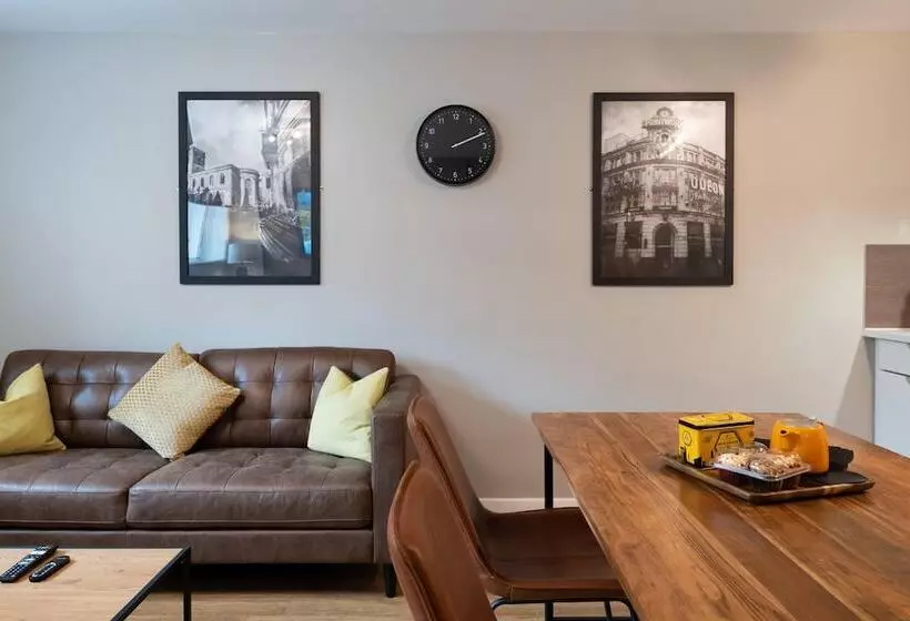 High Street Town House