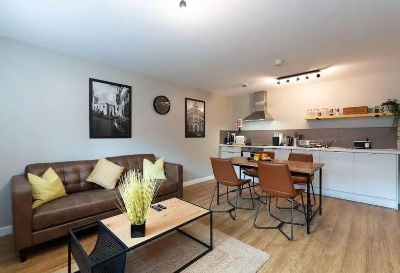 High Street Town House