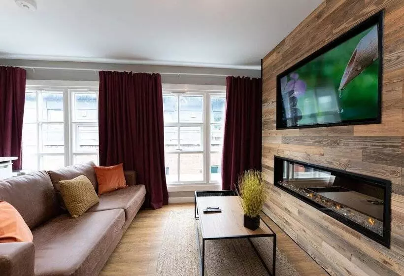 High Street Town House