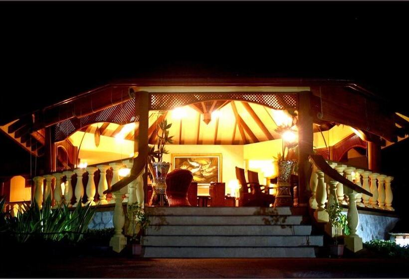 Отель Castello Beach