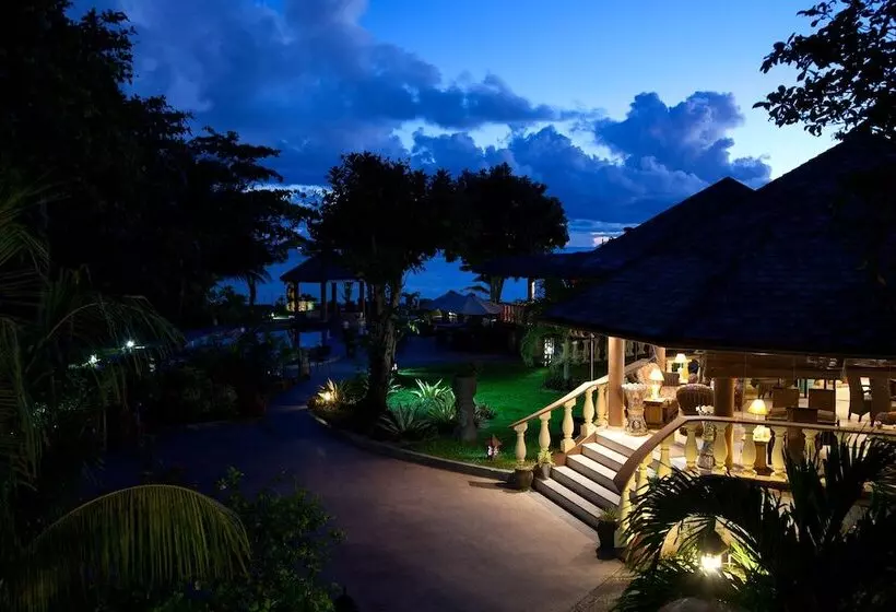 Отель Castello Beach