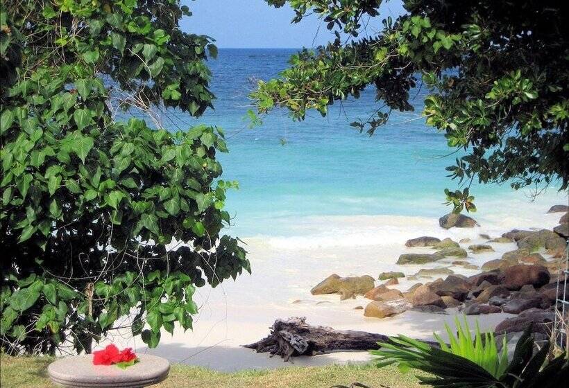 Отель Castello Beach