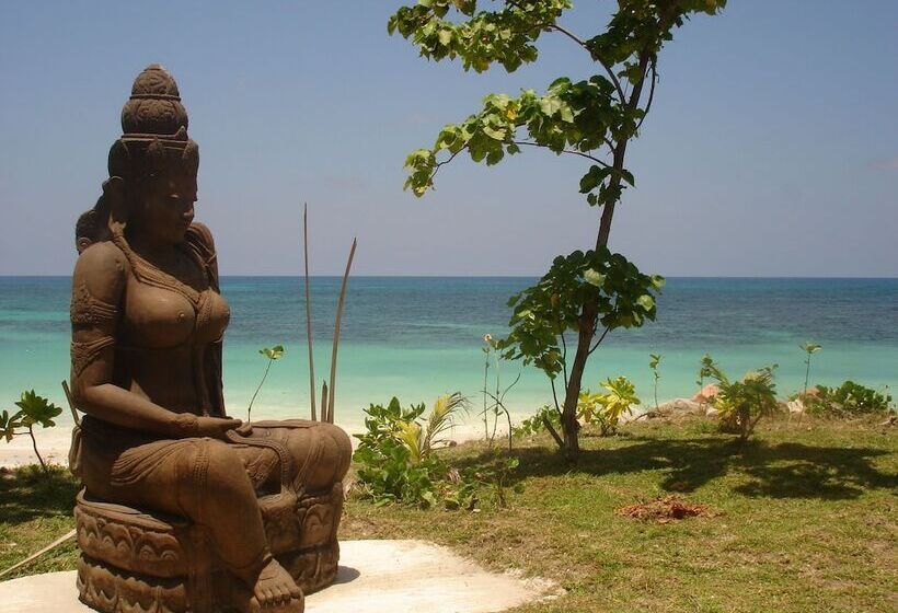 Отель Castello Beach