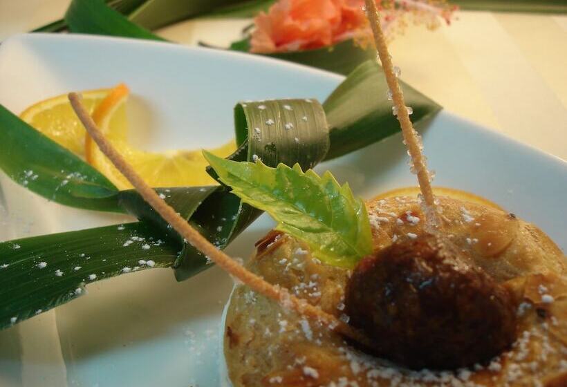 Отель Castello Beach