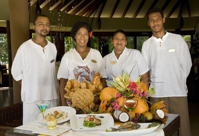 Отель Castello Beach