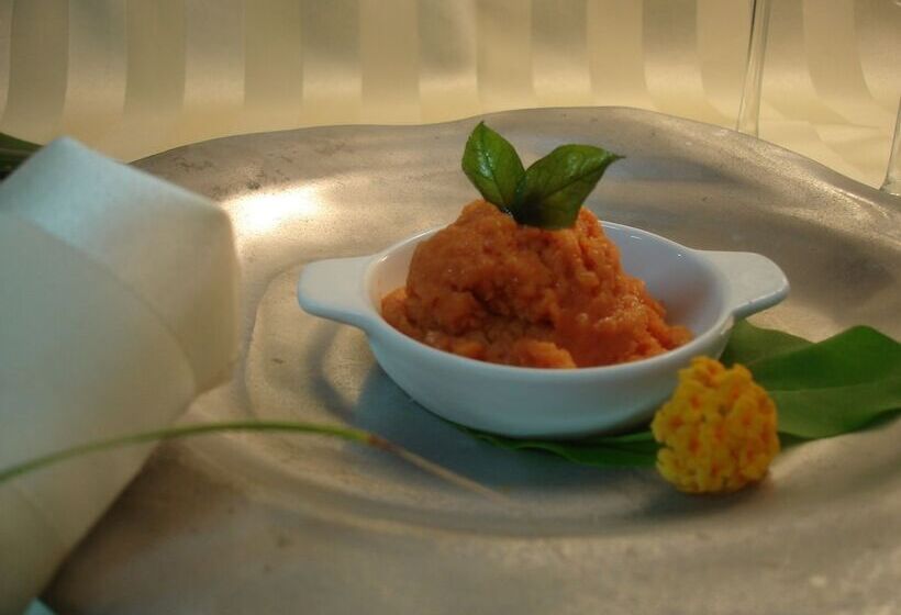 Отель Castello Beach