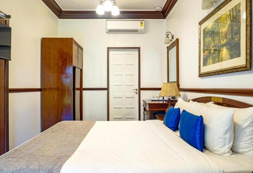 Hotel Citrus Chambers Mahabaleshwar