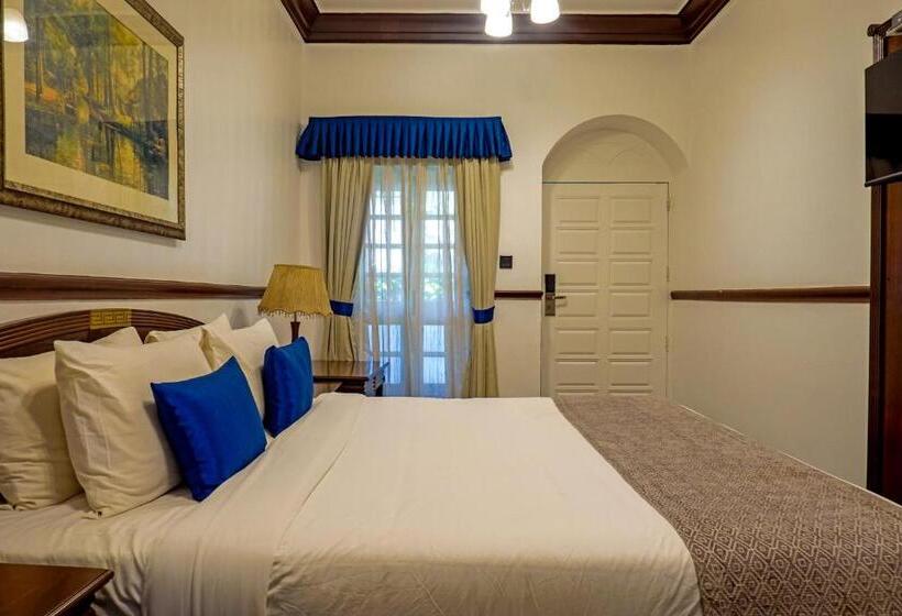 Hotel Citrus Chambers Mahabaleshwar