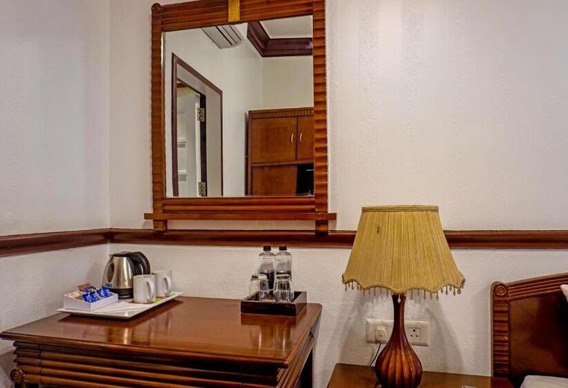 Hotel Citrus Chambers Mahabaleshwar