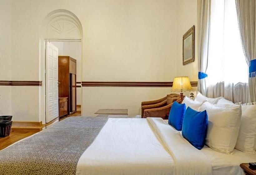 Hotel Citrus Chambers Mahabaleshwar