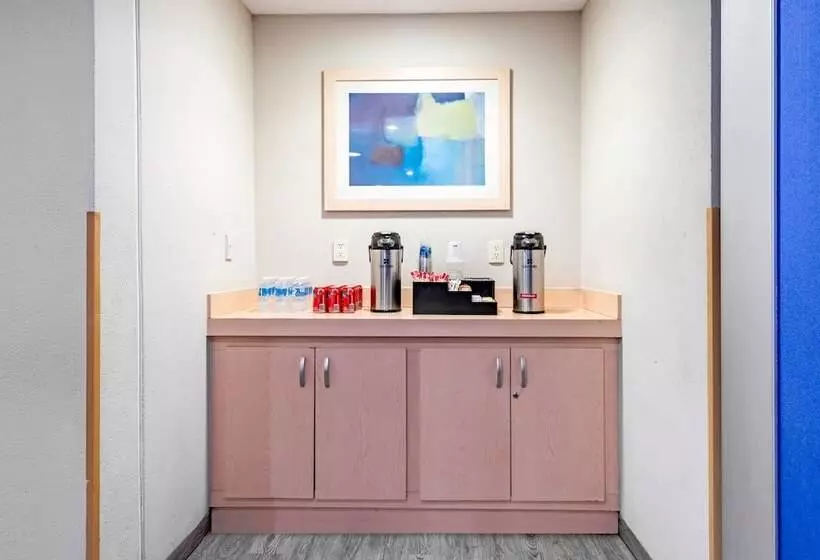 ホテル City Express By Marriott Ciudad Del Carmen