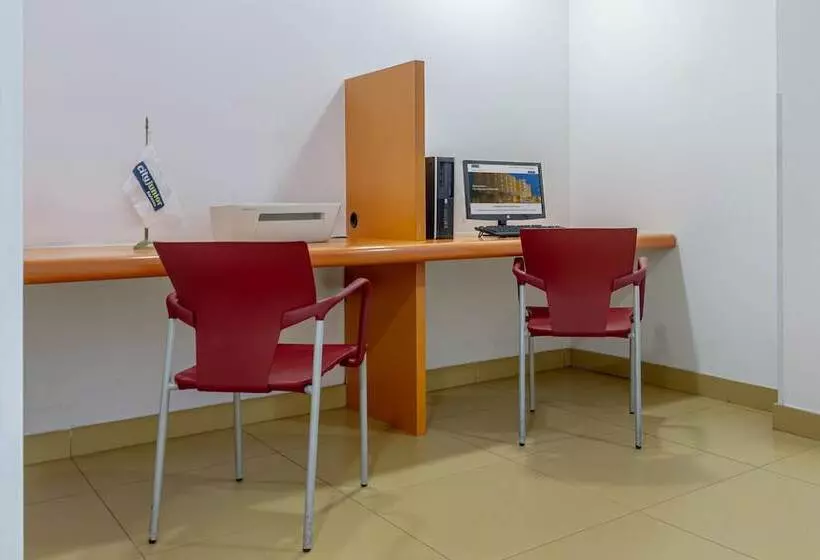 בית מלון כפרי City Express Junior By Marriott Tuxtla Gutierrez Poliforum